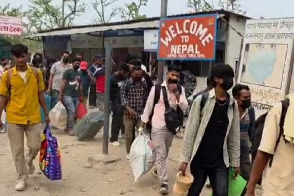 मतदानपछि मतदाता भारत फर्किन थाले